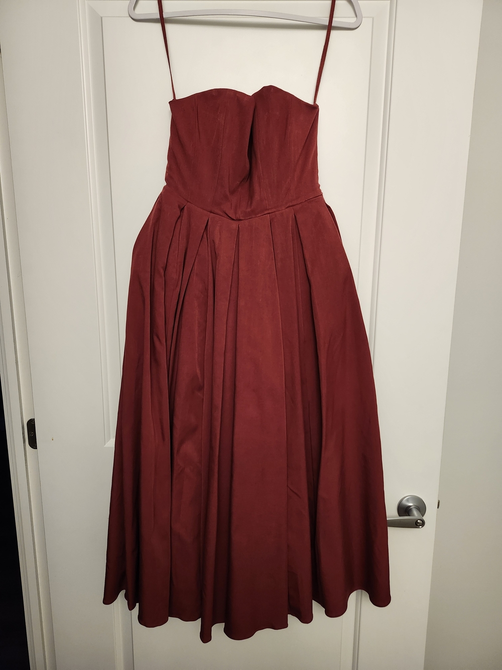 House of CB Pandora Strapless Midi Dress in Red With Removable Back Bow - Picture 3 of 4